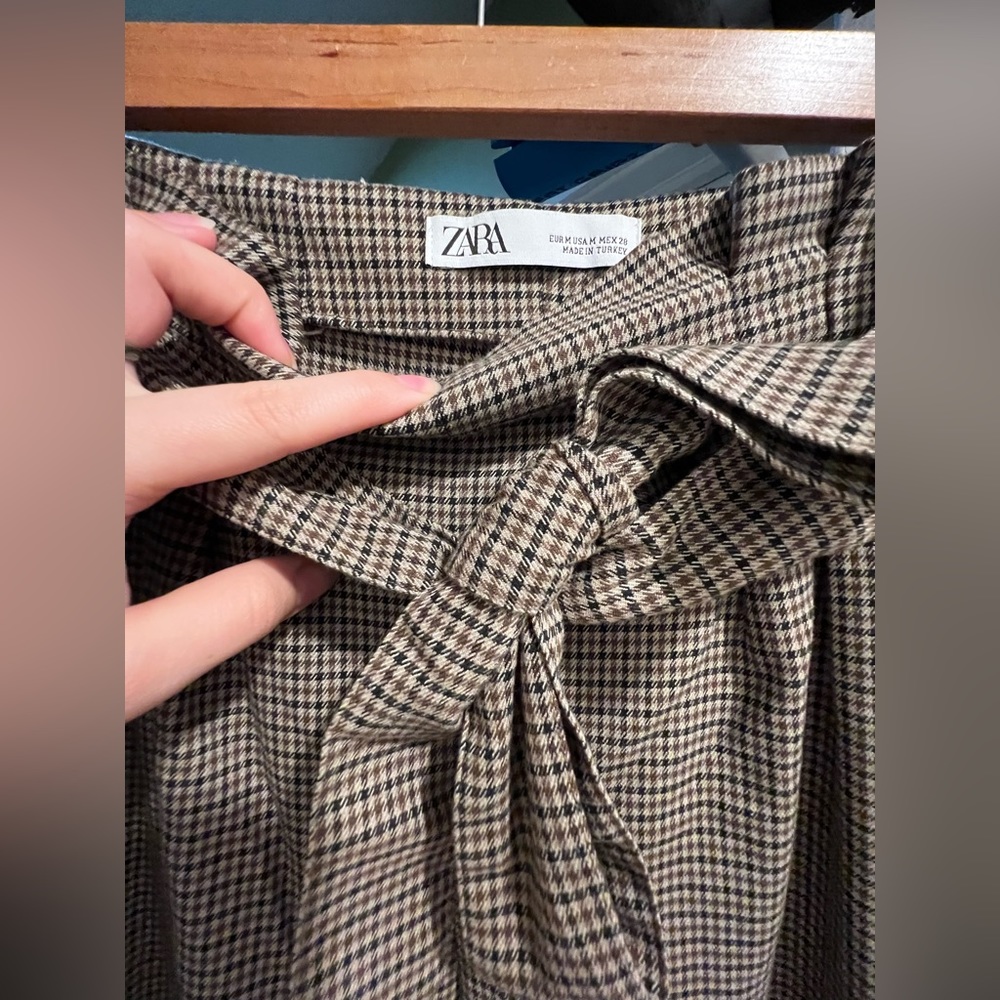 Zara Pants - Picture 2 of 3
